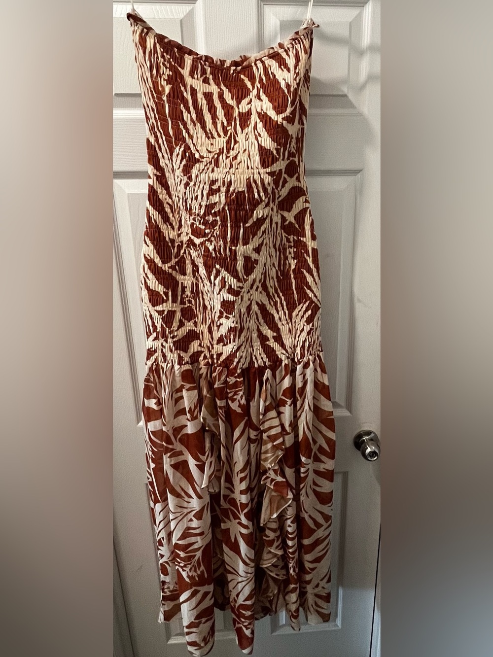 Elegant Strapless Orange and White Dress - Picture 5 of 5